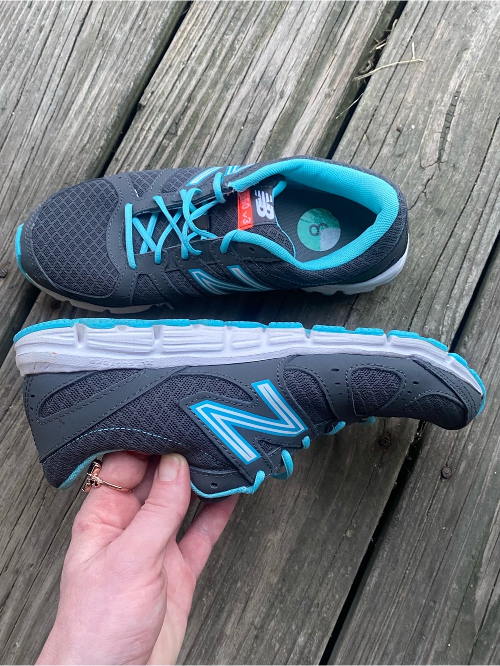 New Balance- Gray & Turquoise Running Shoes sz8